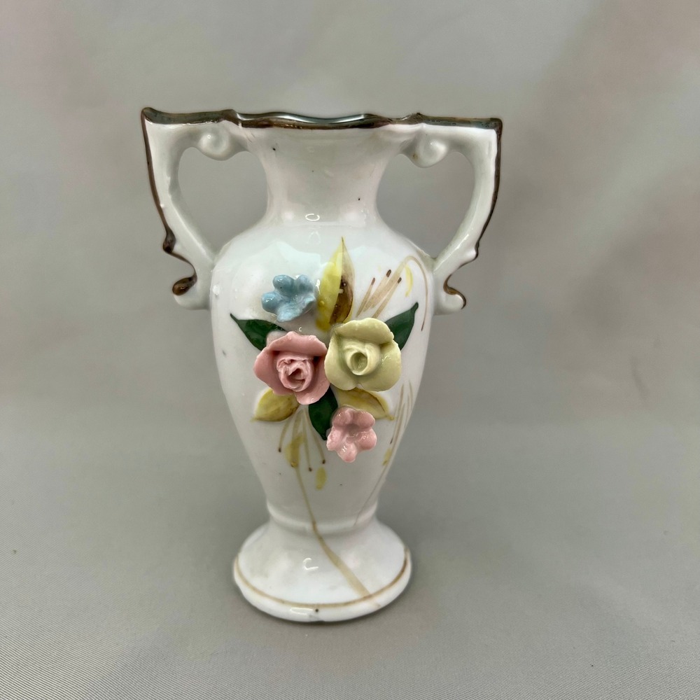 Unbranded Bud Vase Unisex Small White Excellent 3D Floral Scrolled Handles